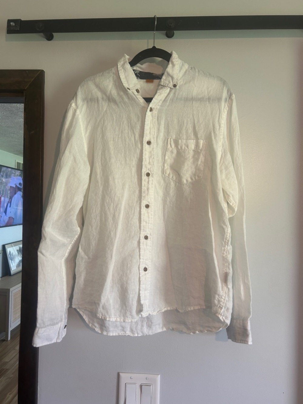 Tailor Vintage Men's White Button-Down Linen Shirt